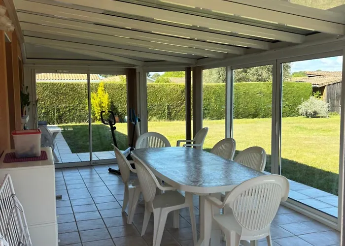 Feriehus Maison Au Calme